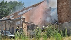 Poár prmyslové budovy v brnnské Kollárov ulici. (23. ervence 2013)