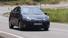 Nová Toyota Corolla na klikatých silnicích Mallorky