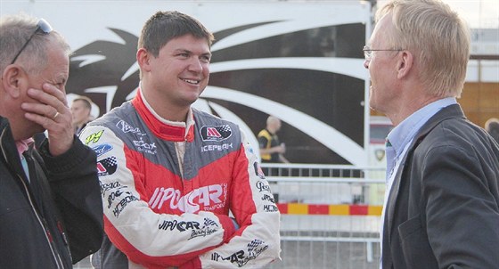 Martin Prokop (vlevo) se svým rádcem, legendou rallye Ari Vatanenem, loni ve...