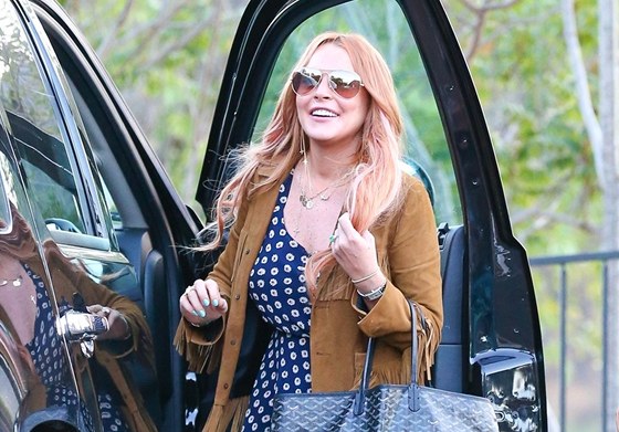 Lindsay Lohanová opoutí léebnu. (30. ervence 2013) 