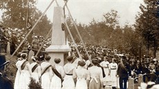 Slavnostní odhalení památníku 3. srpna 1913. Slavnostní odhalení památníku 3. srpna 1913.