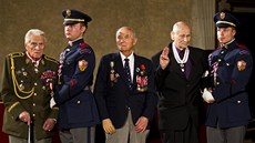 Vyznamenaní váleční veteráni Alexandr Beer, Vasil Korol a Leopold Färber (28. Vyznamenaní váleční veteráni Alexandr Beer, Vasil Korol a Leopold Färber (28.