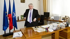 Premiér Jií Rusnok pi rozhovoru pro iDNES.cz (30. ervence 2013)