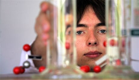 Student ostrovského gymnázia Adam Páda pivezl z chemické olympiády v Moskv