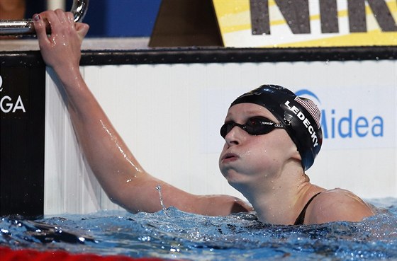 ZA TU DINU TO STÁLO. Americká plavkyn Katie Ledecká vyhrála závod na 800 m...
