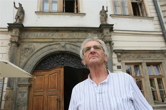 Olomoucký historik Miloslav ermák, autor knihy Slasti a strasti olomouckých...
