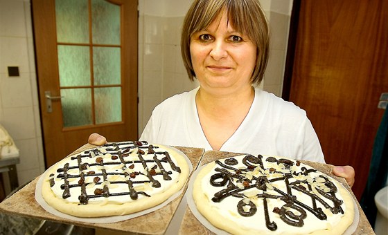 Podnikatelka Helena Konopíková z Krchleb pee vyhláené koláe. Bn jich její