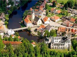 Vodáci asto staví i v Romberku nad Vltavou. Zdejí hrad je písemn zmiován...