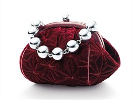 Veerní kabelka z rudého proívaného sametu s náramkem, Tiffany, cena na...