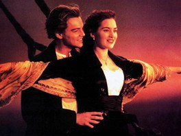 Leonardo DiCaprio a Kate Winsletová ve filmu Titanic (1997)