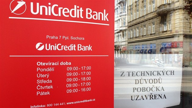 Poboka UniCredit Bank v Holeovicch, kterou pepadl neznm pachatel (7.8.2013)