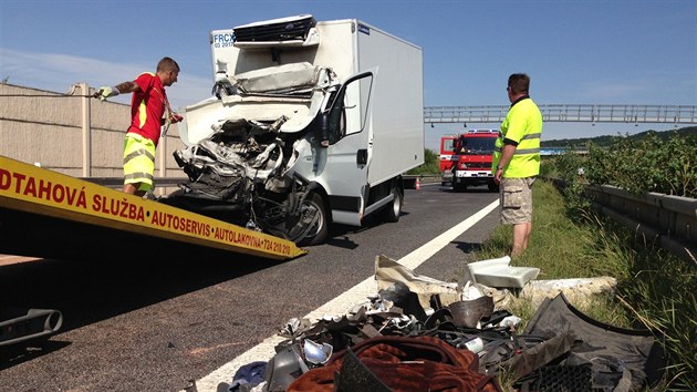 Tragick nehoda kamionu a dodvky na dlnici D8. (7. srpna 2013)