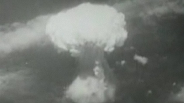 Svrení atomových bomb na Japonsko v roce 1945