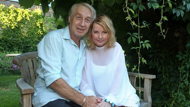 Josef Rycht a Iveta Bartoov se zasnoubili (2. srpna 2013).