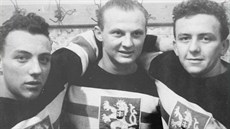 Členové československé hokejové reprezentace na počátku 50. let. Členové československé hokejové reprezentace na počátku 50. let.