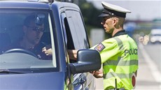 Řidči se během čtvrtka podrobovali kontrolám policistů také na čtyřpruhu Řidči se během čtvrtka podrobovali kontrolám policistů také na čtyřpruhu