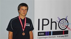 Student českobudějovického gymnázia Jiří Guth s bronzovou medailí z Mezinárodní... Student českobudějovického gymnázia Jiří Guth s bronzovou medailí z Mezinárodní...