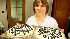 Podnikatelka Helena Konopíková z Krchleb peče vyhlášené koláče. Běžně jich její Podnikatelka Helena Konopíková z Krchleb peče vyhlášené koláče. Běžně jich její