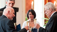 Prezident republiky Miloš Zeman jmenoval 7. srpna na Pražském hradě nové soudce... Prezident republiky Miloš Zeman jmenoval 7. srpna na Pražském hradě nové soudce...