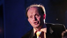 Dvorní divadlo ve dvoře v Hlohovci si mezi diváky zakrátko získalo oblibu.... Dvorní divadlo ve dvoře v Hlohovci si mezi diváky zakrátko získalo oblibu....