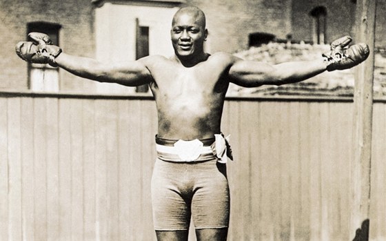 Jack Johnson se stal prvním afro-americkým ampionem v tké váze.