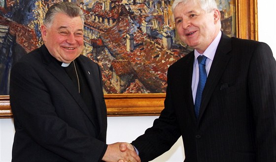 Kardinál Dominik Duka s premiérem Jiím Rusnokem probírali církevní restituce.