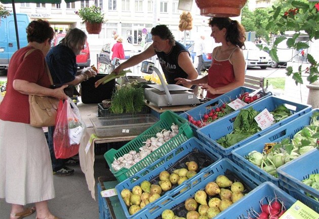 Farmáským trhm pomalu odzvonilo. Ty, které nevydrí, nahradí kamenné prodejny.