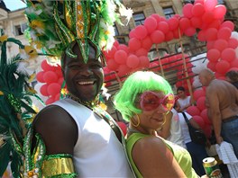 Prahou v sobotu odpoledne proel prvod sexuálních menin Prague Pride