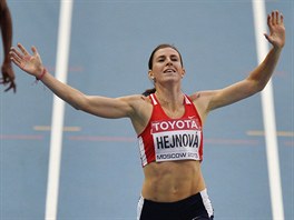 SLAST V CÍLI. Zuzana Hejnová na MS v Moskv vítzí v závod na 400 metr...