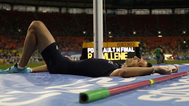 Francouzský tyka Renaud Lavillenie na mistrovství svta v Moskv