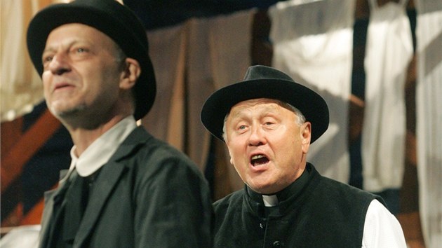 Jaroslav Satoransk v divadeln he Windsorsk paniky v rmci Shakespearovskch slavnost.