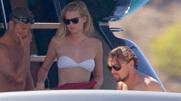 Leonardo DiCaprio na jacht miliarde Doronina trv as s novou ptelkyn Toni Garrnovou.