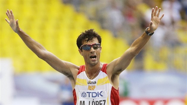 panlsk chodec Miguel Angel Lopez  si dochz pro bronzovou medaili v zvod na 20 km.
