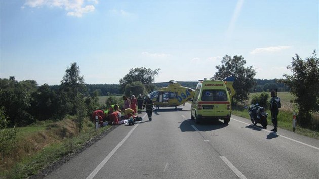 Nehoda motocyklisty u estic na Rychnovsku (15.8.2013).