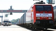 První nákladní vlak dorazil do Hamburku z přímé linky s čínským městem Čeng-čou. První nákladní vlak dorazil do Hamburku z přímé linky s čínským městem Čeng-čou.