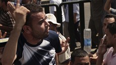 Protestní akce "Pátek hnvu"  v Káhie (16. srpna 2013)