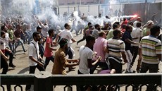 Desítky tisíc stoupenců Muslimského bratrstva protestovalo v ulicích Káhiry Desítky tisíc stoupenců Muslimského bratrstva protestovalo v ulicích Káhiry