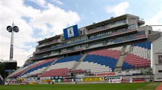 CO DESET LET, TO NOVÁ TRIBUNA. Nejnovější tribuna Androva stadionu je ta jižní.... CO DESET LET, TO NOVÁ TRIBUNA. Nejnovější tribuna Androva stadionu je ta jižní....