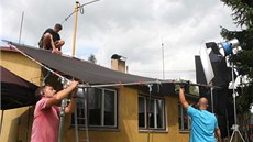 Ve Vikanticích na Šumpersku nyní dramatik a herec Miroslav Krobot natáčí svou... Ve Vikanticích na Šumpersku nyní dramatik a herec Miroslav Krobot natáčí svou...