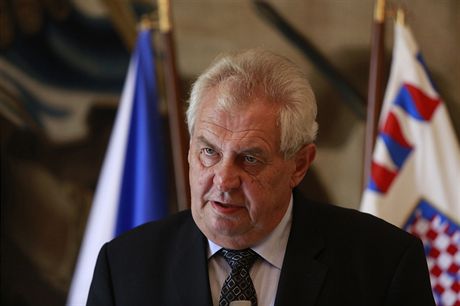 Prezident Zeman na tiskové konferenci po setkání s lídry parlamentních stran...