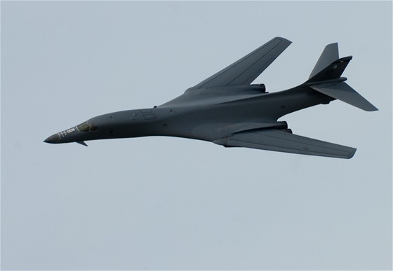 Americký strategický bombardér B-1 Lancer