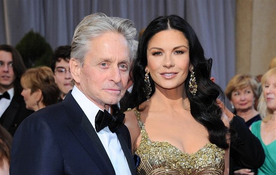 Michael Douglas a Catherine Zeta-Jonesová (24. února 2013)