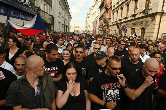 Nedvra v demokracii me podle BIS vyrstat ze smsice tvoené ekonomickou krizí, korupními kauzami, nefungováním státní správy a absencí odpovdnosti státních úedník.