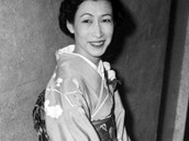 Tradin ponoky tabi oblkla v roce 1952 k broktovmu kimonu i pan ieko