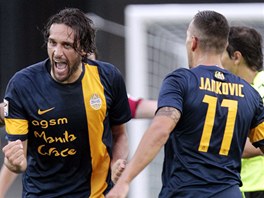 Fotbalist Hellasu Verona se raduj z glu, kter vstelil Luca Toni.