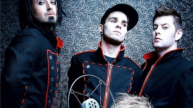 Skupina Mandrage si odskočí 14. května se studia na pražský koncert v klubu Retro.