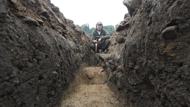 Archeolog Vclav oukal zkoum vkop v Nezvalov ulici v centru Tebe. Prv zde se naly dkazy o existenci sti Staeky u ve 12. stolet.