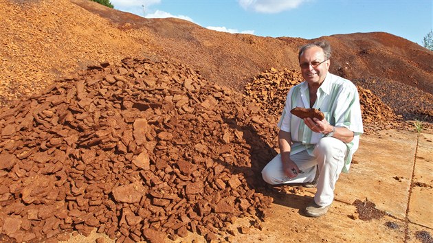 Jednu část úpravny vody tvoří i pískový filtr. Materiál do něj se vozí od Máchova jezera.