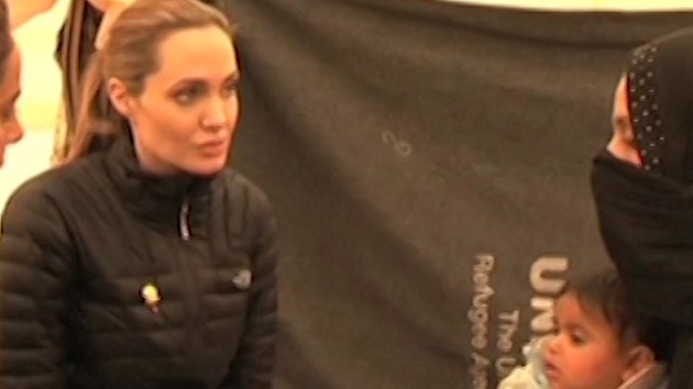 Hereka Angelina Jolie je znepokojena mnostvm dtskch uprchlk ze Srie.