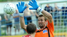 Ústecký gólman Radim Novák zasahuje v utkání proti Viktorii ikov.